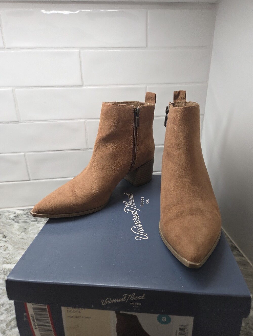 Universal Thread Kennedy Brown Tan Pointed Toe Block Heel Ankle Boots 8 - Picture 2 of 7